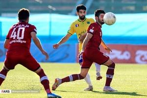 دیدار تیم  فوتبال نساجی مازندران و نفت آبادان