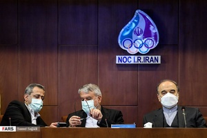 از راست: مسعود سلطانی فر وزیر ورزش و جوانان، سیدرضا صالحی امیری رئیس کمیته ملی المپیک و کیکاوس سعیدی دبیرکل کمیته ملی المپیک در چهل و هشتمین مجمع عمومی کمیته ملی المپیک
