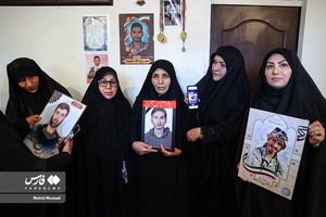 دیدار جمعی از خانواده شهدای دفاع مقدس، مدافع حرم و مدافع امنیت با خانواده شهید سید روح الله عجمیان 