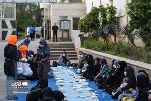 مراسم افطاری  مددجویان بهبود یافته از اعتیادتوسط موسسه نور سپید هدایت