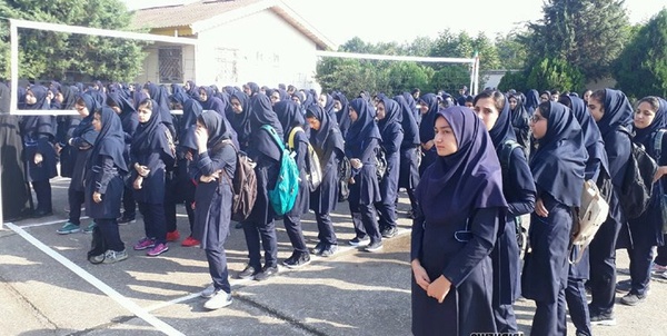 دانش آموزان