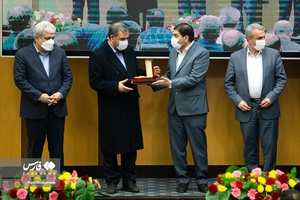 سید رضا فاطمی‌امین وزیر صمت ،محمد مخبر معاون اول رئیس جمهور، محسن رضایی معاون اقتصادی رئیس‌جمهور ، سورنا ستاری معاون فناوری رئیس‌جمهور در بیست و پنجمین سالروز ملی صادرات 