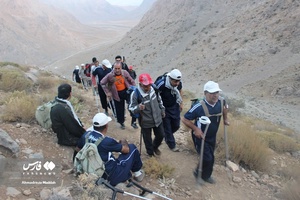 صعود محمد سعید حق پرست اردکانی جانباز 70 درصد قطع عضو  به قله چهار هزار و 50 متری بِل اقلید با همرزمان