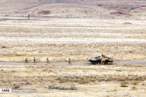 نمایی از مراحل مستند مسابقه رزم آوران که در تیپ مکانیزه امام زمان (عج) نیروی زمینی سپاه در شهرستان شبستر استان آذربایجان‌شرقی برگزار گردیده است.