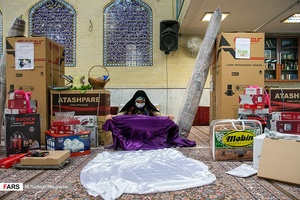 چینش اقلام جهیزیه در مسجد چهارده معصوم جهت آماده سازی و  ارسال به نوعروسان نیازمند توسط بسیجیان جهادگر