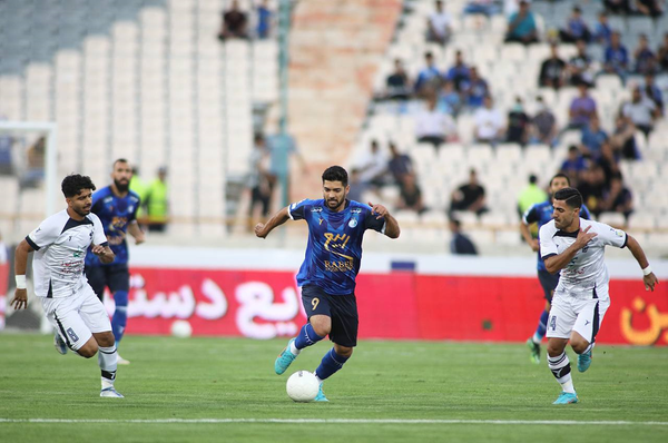 استقلال و پیکان، پیکان و اسنقلال