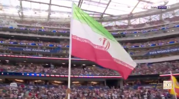 اهتزاز پرچم ایران در قلب لس‌آنجلس