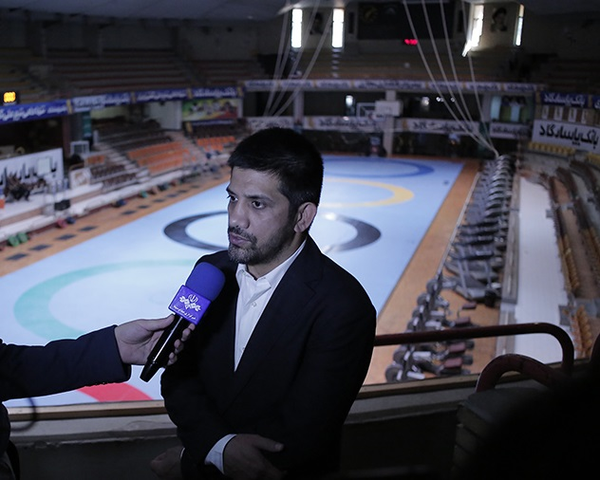 علیرضا دبیر