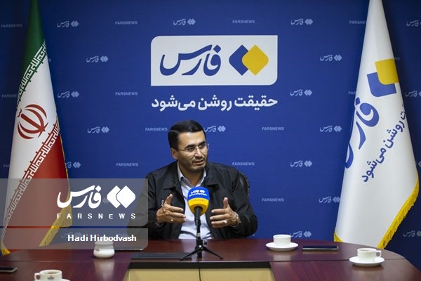 گفت و گو با روح الله متفکر آزاد نماینده مردم تبریز در مجلس شورای اسلامی