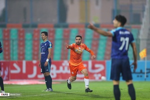 گزارش تصویری از دیدار تیم‌های پیکان و سایپا 