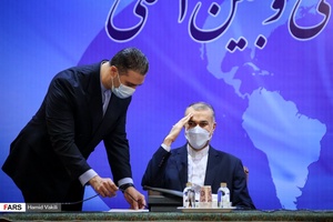 ورودحسین  امیرعبداللهیان وزیر امور خارجه به نشست روسای  نمایندگی های سیاسی خارجی مقیم تهران با وزیر امور خارجه