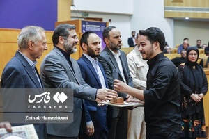 تقدیر از علی یعقوبی خبرنگارخبرگزاری فارس در اختتامیه جشنواره ملی رسانه‌های ایران