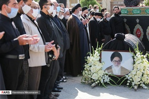مراسم تشییع پیکر آیت‌الله فقیه‌ایمانی در اصفهان