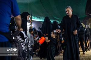 خادمین کوچک مشایه