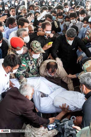 دو شهید ناوچه کنارک در زاهدان تشییع شدند