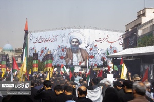 حضور مستمع مردم در مراسم تشیع پیکر اسماعیل هنیه در میدان انقلاب