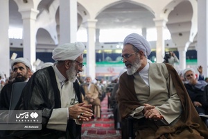 حضور آیت‌الله اعرافی و حجت‌الاسلام والمسلمین حاج صادقی در تجمع طلاب علیه اغتشاشگران