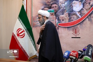 حجت الاسلام و المسلمین محمد حسین موسی پور نماینده ولی فقیه و رییس شورای هماهنگی تبلیغات اسلامی در پایان نشست خبری 