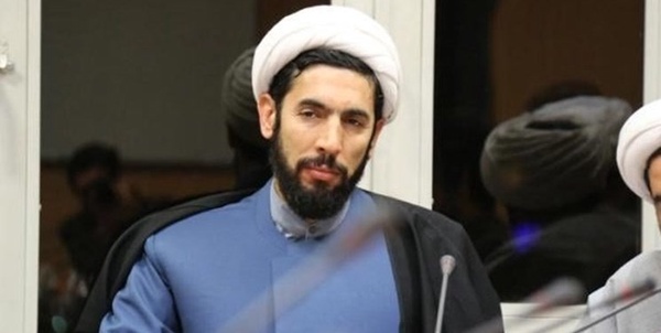 م