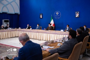 نشست آیت‌الله سید ابراهیم رئیسی، رئیس‌جمهور با تیم اقتصادی دولت و مدیران عامل بانک‌های خصوصی و دولتی