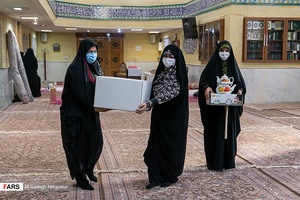 انتقال اقلام جهیزیه در مسجد چهارده معصوم جهت آماده سازی و  ارسال به نوعروسان نیازمند توسط بسیجیان جهادگر