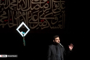 شعرخوانی محمد غفاری در سوگواره شعر «پلک صبوری»