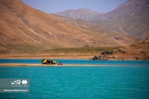 طبیعت «دشت لار»/ استراحت مردم در حاشیه سد لار