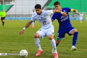 دیدار تیم فوتبال ذوب‌آهن و استقلال تهران