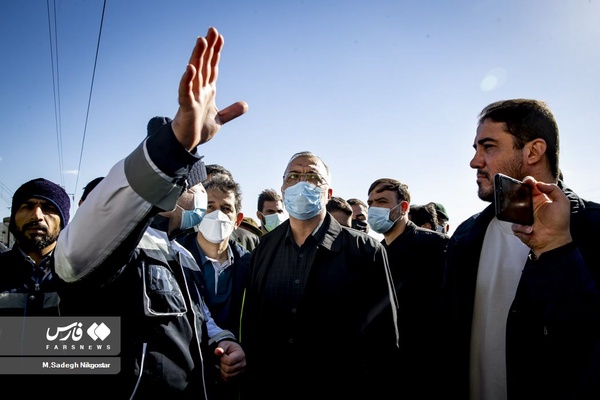 بازدید علیرضا زاکانی شهردار تهران از حادثه برخورد دو قطار متروی کرج - تهران