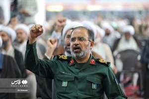 حضور سردار موحد فرمانده سپاه استان قم در تجمع طلاب علیه اغتشاشگران