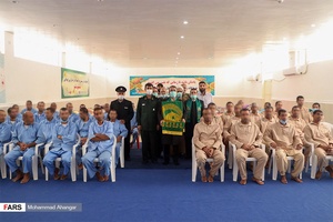 کاروان زیر سایه خورشید در کمپ ترک اعتیاد