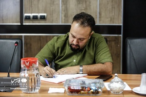 حضور خبرنگاران در نشست خبری روستا آباد