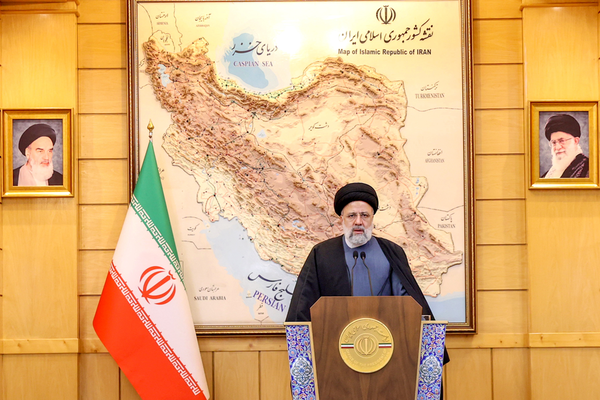 رئیسی فرودگاه