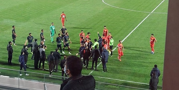 جنجال داوری در سیرجان