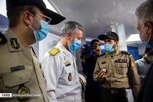 بازدید دریادار حبیب الله سیاری رئیس ستاد و معاون هماهنگ کننده ارتش از سامانه‌های متحرک درمانی و انتقال بیمار در دانشگاه علوم پزشکی ارتش
