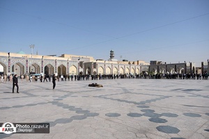 تشییع پیکر مرحوم حاج حیدر رحیم‌پور ازغدی در حرم مطهر رضوی
