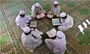 دانش آموز قرآن روخوانی مکتب مدرسه قرائت کودکان