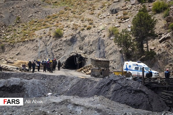 تونل شماره ۴۲ معدن زغال‌سنگ طزره دامغان روز شنبه، ۱۱ اردیبهشت‌ماه امسال دچار حادثه شد و دو تن از معدنچیان در آن گرفتار شدند