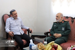دیدار سردار سرلشکر حسین سلامی فرمانده کل سپاه  با خانواده سردار شهید محمد بروجردی