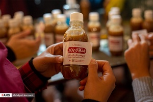 آب میوه های آماده شده توسط گروه جهادی بنیاد فضل شهیدان رستمی