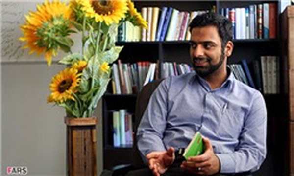 میلاد عرفان پور شاعر شیرازی