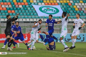 دیدار تیم فوتبال ذوب‌آهن و استقلال تهران