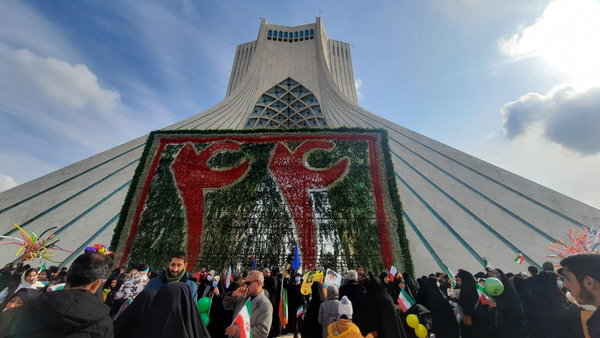 راهپیمایی 22 بهمن میدان آزادی