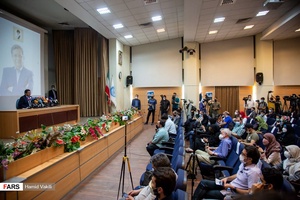 خبرنگاران و اصحاب رسانه در نشست خبری عبدالناصر همتی