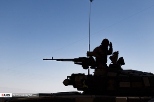 نمایی از مراحل مستند مسابقه رزم آوران که در تیپ مکانیزه امام زمان (عج) نیروی زمینی سپاه در شهرستان شبستر استان آذربایجان‌شرقی برگزار گردیده است.