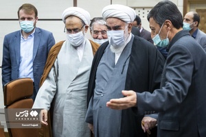 ورود حجت‌الاسلام محمد محمدی گلپایگانی رئیس دفتر مقام معظم رهبری در آیین بهره‌برداری از طرح‌های محرومیت‌زدایی بنیاد مستضعفان