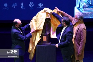 رونمایی مجسمه حکیم نظامی در آیین بزرگداشت حکیم نظامی گنجوی