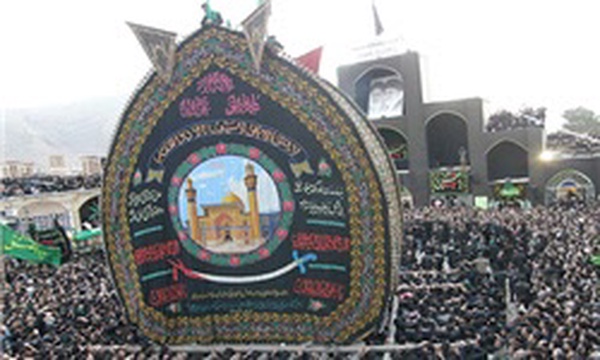 گزارش تصویری مراسم نخل گردانی و عزاداری عصر روز عاشورا در حسینیه امام تفت یزد - عکس محسن اقبال