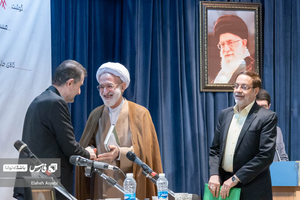 حجت‌الاسلام والمسلمین «یوسفی»، رئیس مرکز راهبری اقتصاد مقاومتی حوزه علمیه قم با «مسعود ارباب» مدیر کمپین حذف ربا گفت‌وگو می‎‌کند