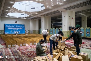 بسته بندی و آماده سازی اقلام بهداشتی برای خانواده های نیازمند/امامزاده قاضی الصابر تهران